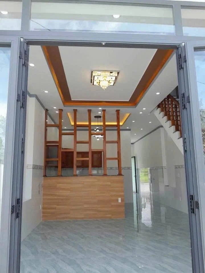 Nhà mái thái 1 lầu 1 trệt 100m² 3 PN 2 WC giá 2 tỷ 800 - Ảnh thu nhỏ 2