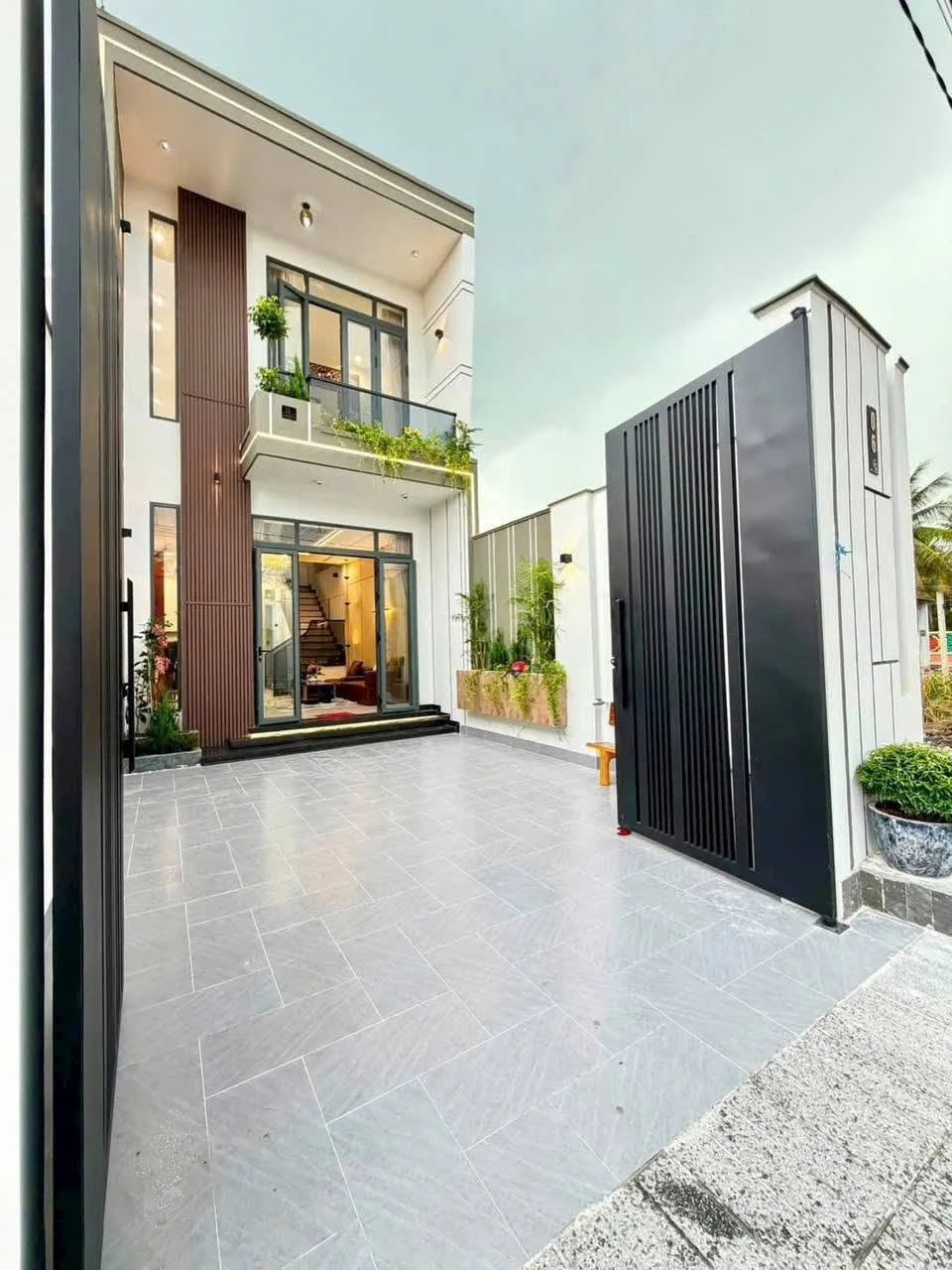 Bán nhà hiện đại 5×23m, 3 phòng ngủ ở Tây Ninh, 2.7 tỷ - Ảnh 1