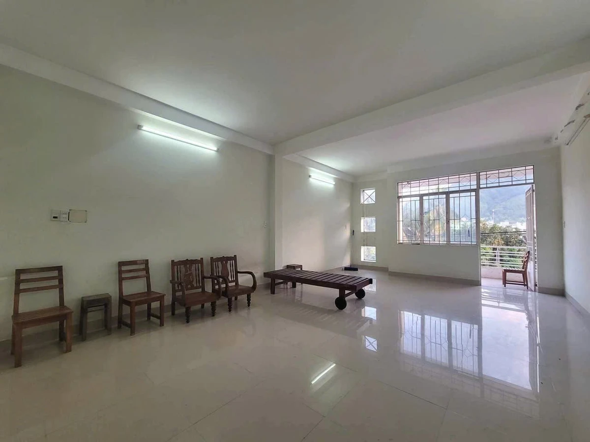 Cho thuê 2 tầng (tầng 4-5) 200m² đường Điện Biên Phủ, 4.5 triệu/tháng - Ảnh thu nhỏ 2