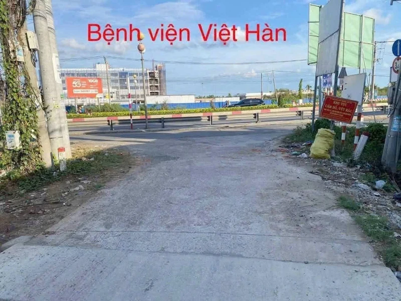 Bán nhà và đất mặt tiền QL60 1.000m2 ngang 30m, 3 căn nhà đang cho thuê, Phường Bến Tre