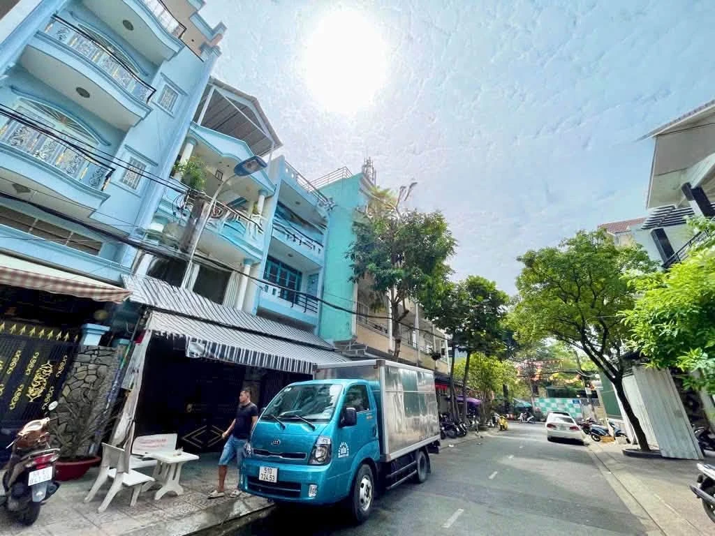 Bán nhà mặt tiền kinh doanh đường Bình Phú 1, 4x19,5m, 5 tầng, 7PN, giá 11,3 tỷ, Quận 6 - Ảnh 1