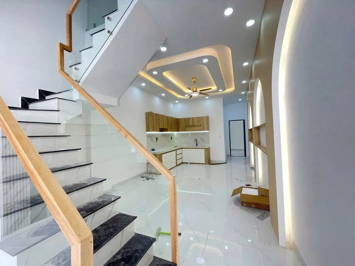 Bán nhà phố 90m2 cuối Đồng Khởi Quận 1, 1 tỷ 750 triệu - Ảnh thu nhỏ 4