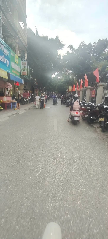 Cho thuê mặt bằng kinh doanh 50m² Lê Văn Hiến Hà Nội