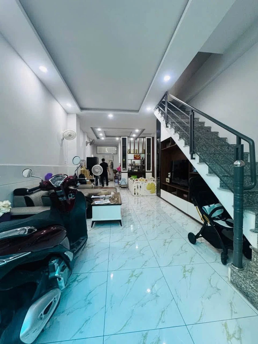 Bán nhà phố Tân Phú 58m² 2PN, giá hơn 5 tỷ - Ảnh 1