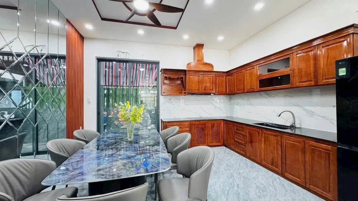 Bán nhà 3 tầng 100m² có thang máy Nha Trang 11.35 tỷ - Ảnh thu nhỏ 3