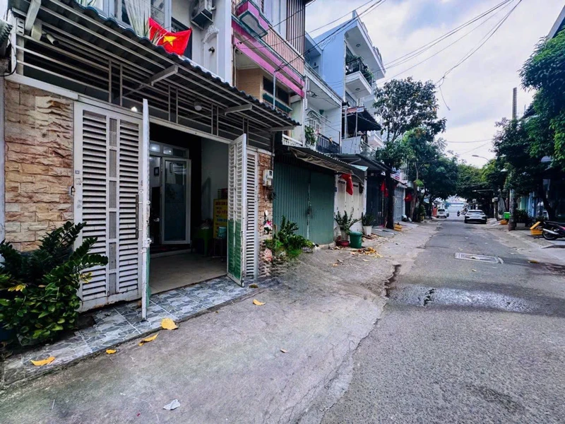 Bán nhà 3 tầng 4PN đường Thoại Ngọc Hầu, Tân Phú, 4x18,3m giá 9,2 tỷ