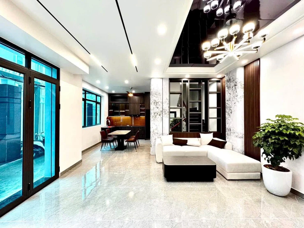 Bán nhà 4 tầng full nội thất 60m² Trần Nguyên Hãn 5.95 tỷ - Ảnh thu nhỏ 2