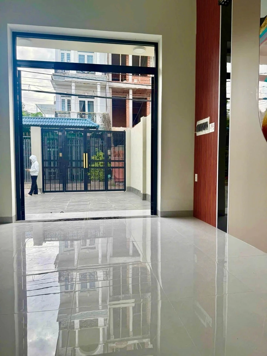 Bán nhà góc 4 tầng 105m² mặt tiền Nguyễn Duy Trinh, Quận 9 - Ảnh thu nhỏ 2