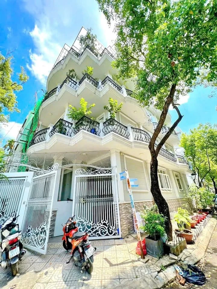 Bán biệt thự góc 2 mặt tiền 108m² Quận 7 giá 24.5 tỷ - Ảnh thu nhỏ 4