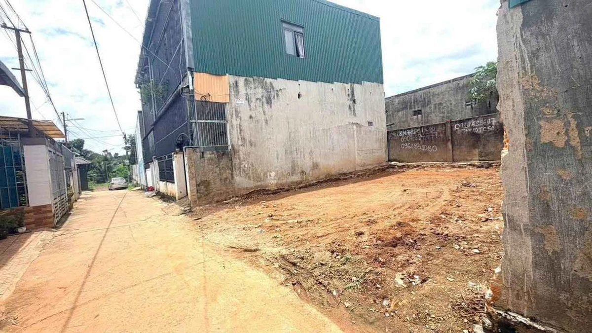 Bán lô đất 7x10m hẻm 52 Phùng Hưng đối diện Đại học Tây Nguyên, Buôn Ma Thuột - Ảnh 1