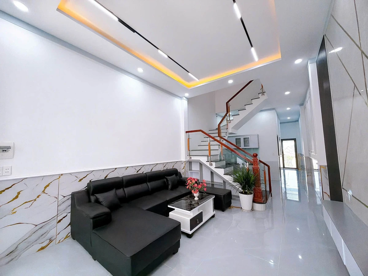 Bán nhà hiện đại mặt tiền buôn bán 160m2 gần ĐH Nguyễn Khuyễn 4 tỷ - Ảnh thu nhỏ 4