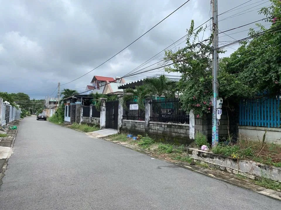 Bán lô đất mặt tiền 211m2 Bà Rịa giá 3 tỷ 900 triệu - Ảnh 1
