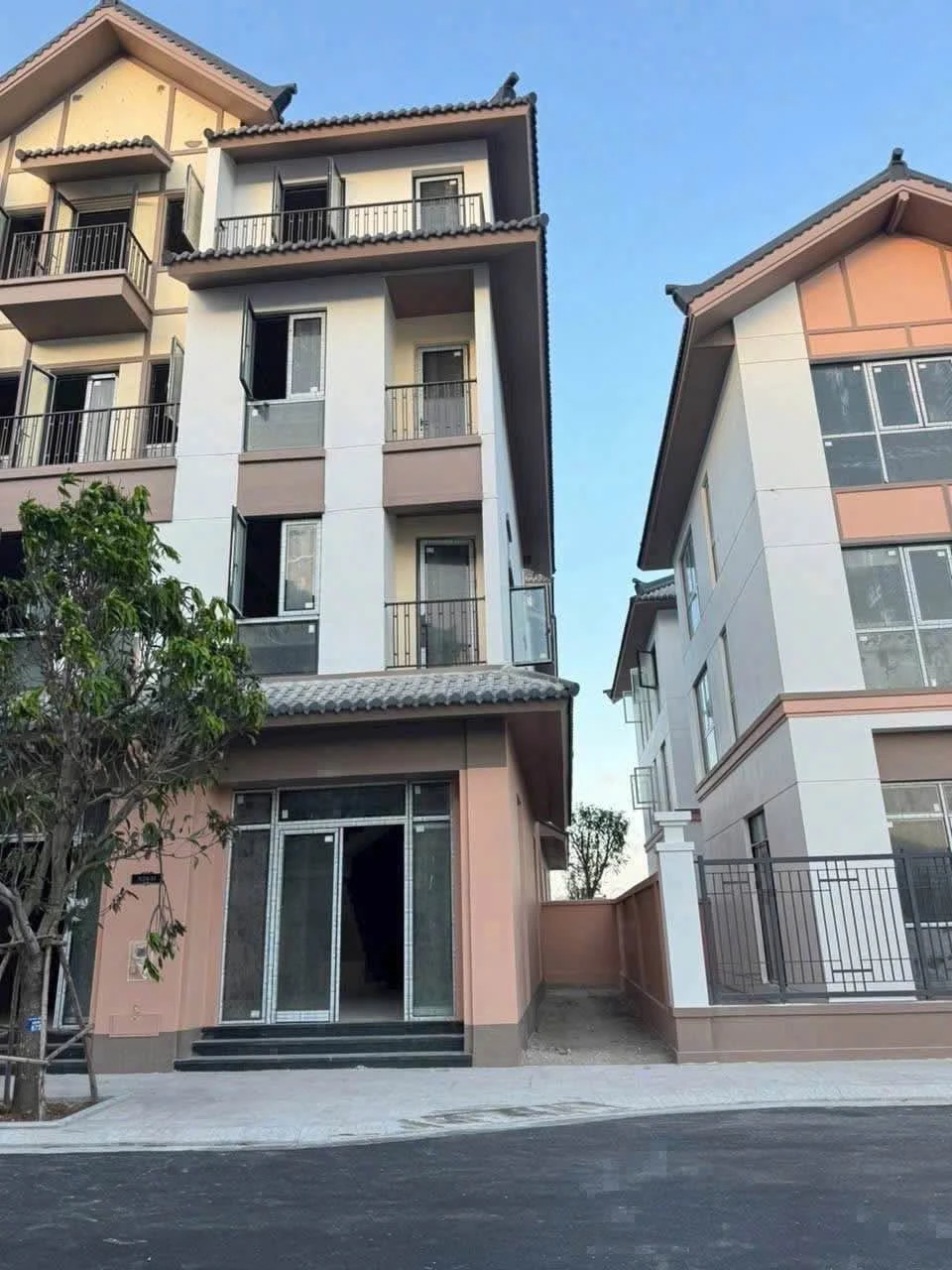 Bán căn liền kề 91m² Vinhomes Pearl Bay Nha Trang 14,8 tỷ - Ảnh 1