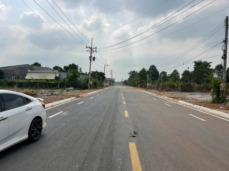 Bán lô kho xưởng 260m2 mặt tiền Phùng Hưng, Bình Chánh