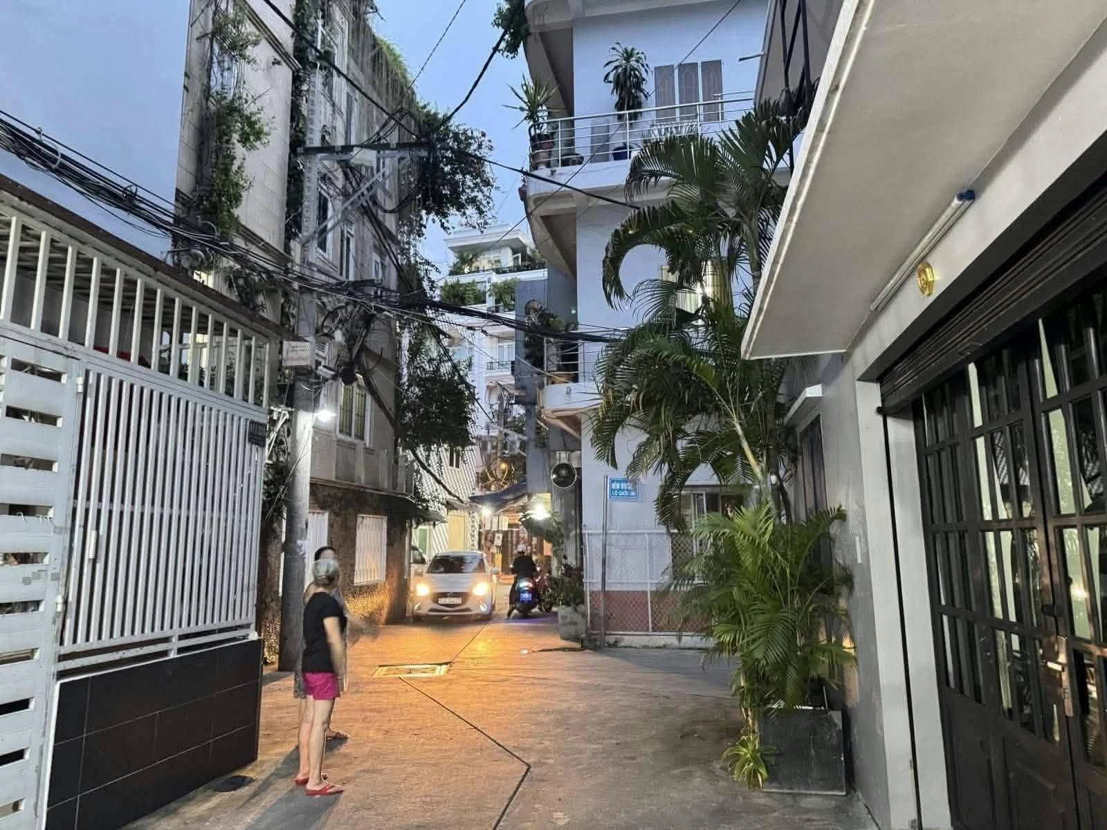 Bán nhà phố HXH Lạc Long Quân 55.9m² 5PN 8.6 tỷ Q7 - Ảnh 1