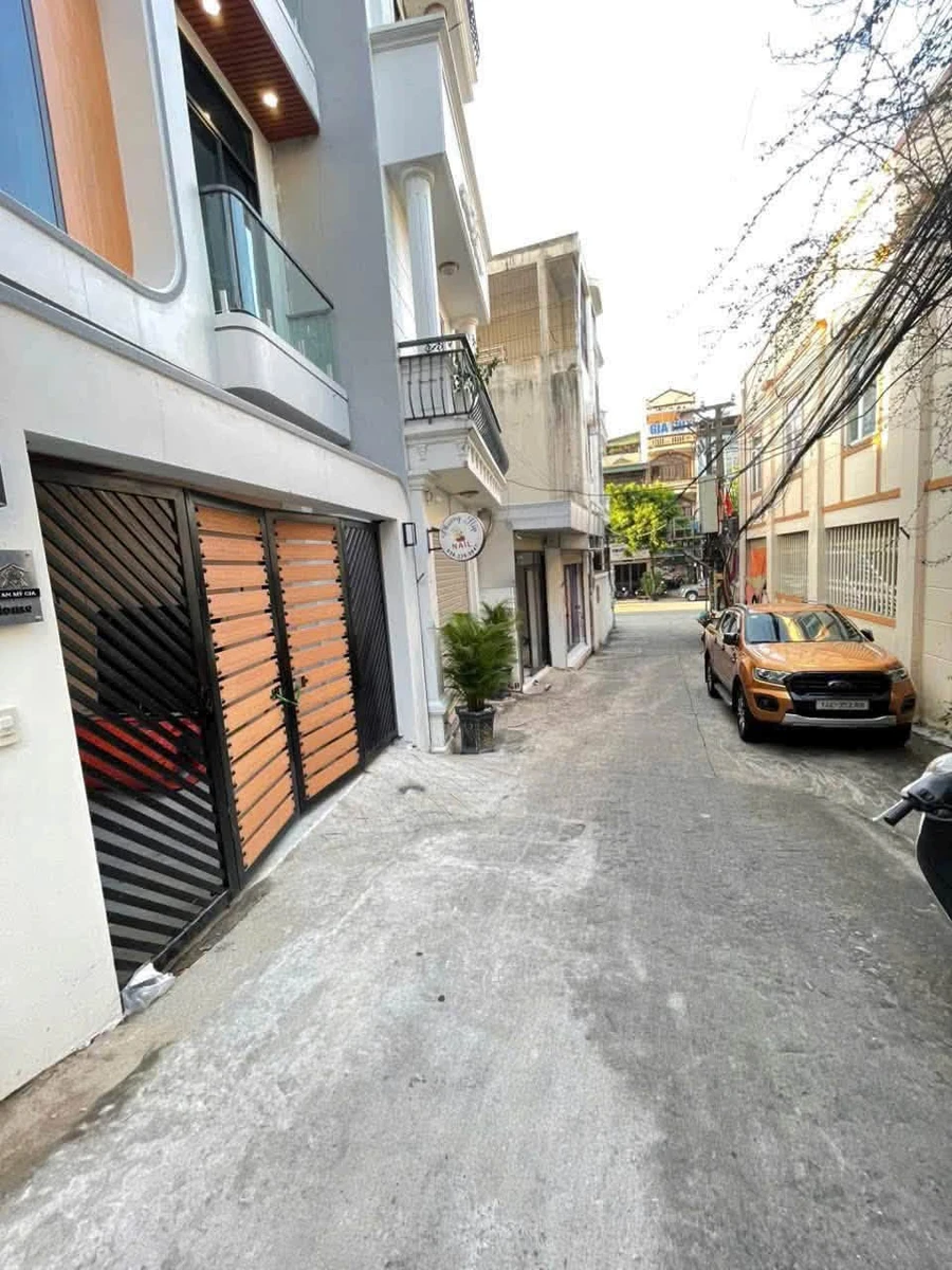 Nhà bán luxury 4 tầng 100m² thang máy gara Cao Thắng 6,9 tỷ - Ảnh thu nhỏ 2