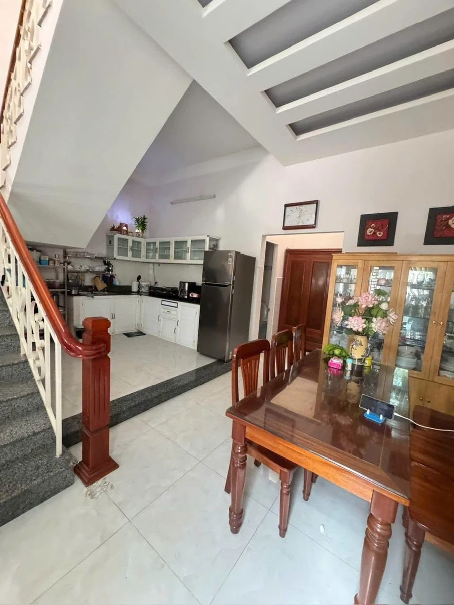 Bán nhà phố 2 lầu 90 m² Nha Trang 4 tỷ 500 - Ảnh thu nhỏ 3