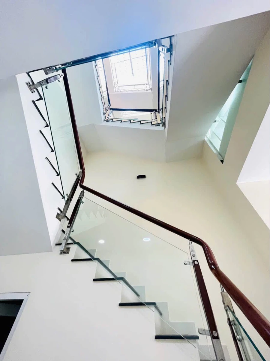 Bán nhà phố mặt tiền Linh Đông Thủ Đức 72m2 giá 8 tỷ 600 - Ảnh thu nhỏ 5