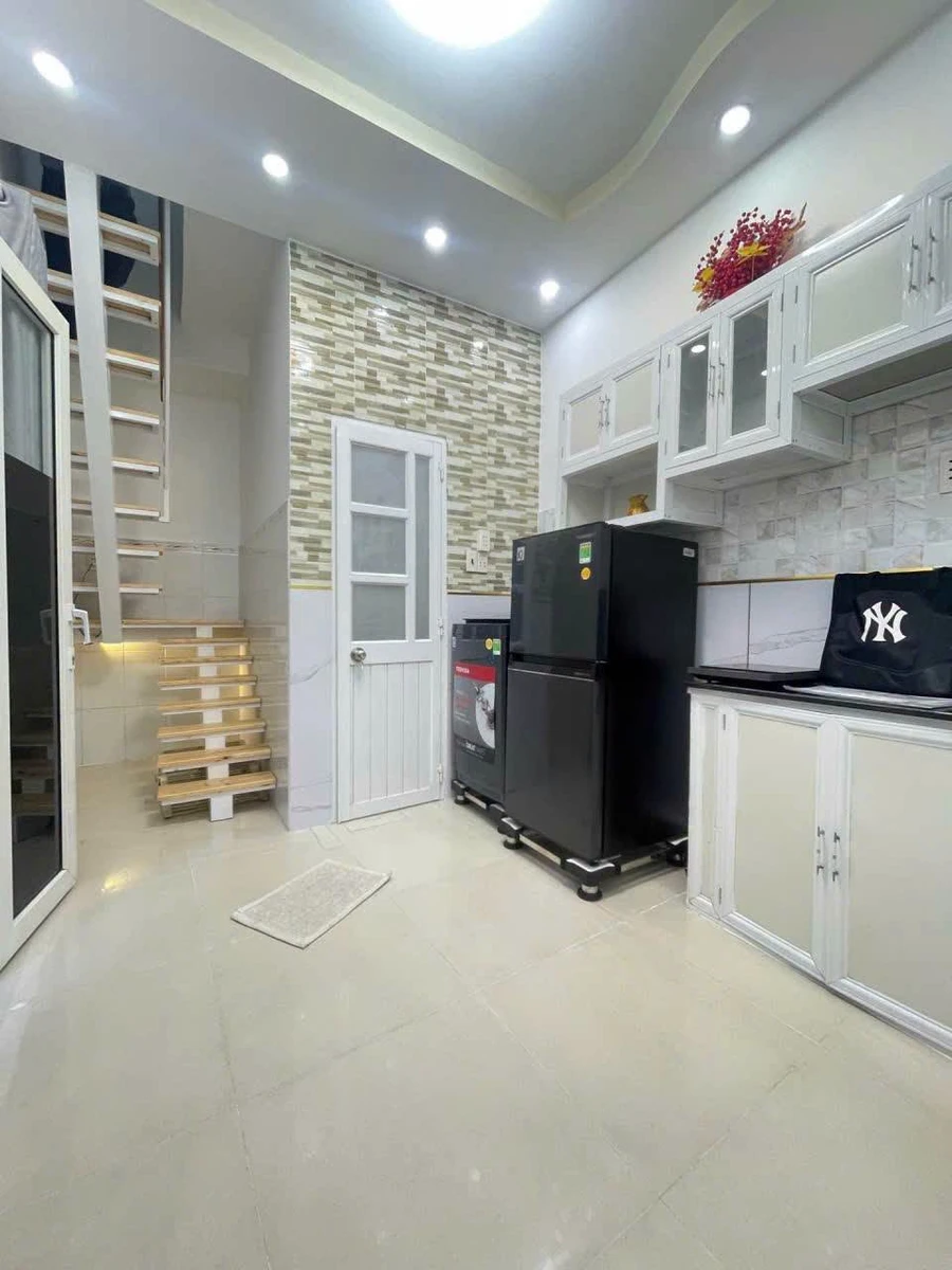 Bán nhà 1PN, 1 trệt 1 lầu full nội thất, 25,4m² Bén Thành, Quận 1 - Ảnh thu nhỏ 5