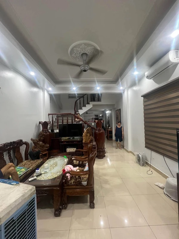 Bán nhà 3 tầng 94m2 ngõ phố Hoàng Lộc, thành phố Hải Dương