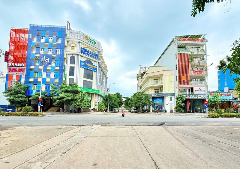Bán nhà 6 tầng 131m2 khu trung tâm hành chính Dĩ An, Bình Dương, giá 12 tỷ
