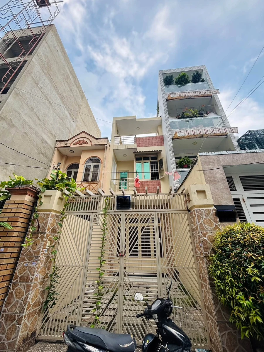 Bán nhà phố 90m2, 3 PN, 9 tỷ tại Dương Quảng Hàm, Gò Vấp - Ảnh 1