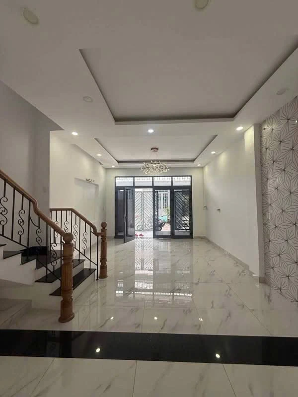 Bán nhà hẻm xe hơi 4 tầng, 4PN, Huỳnh Tấn Phát, 7.4 tỷ - Ảnh 1