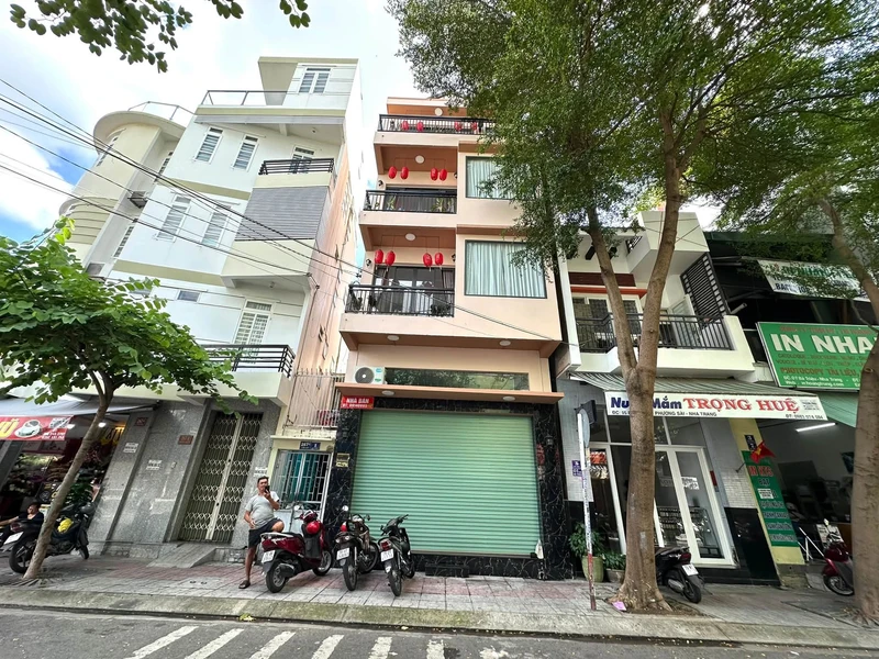 Bán nhà 4 tầng kinh doanh 42m² Bà Triệu Nha Trang