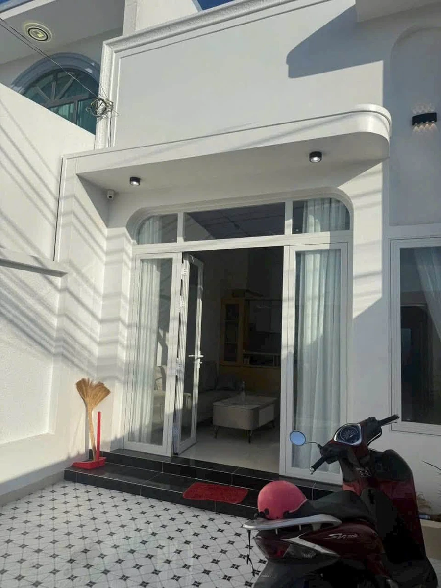 Nhà mới mặt tiền 119m2, 3 phòng, Bình Phú, Bến Tre, 2 tỷ 290 triệu - Ảnh thu nhỏ 2