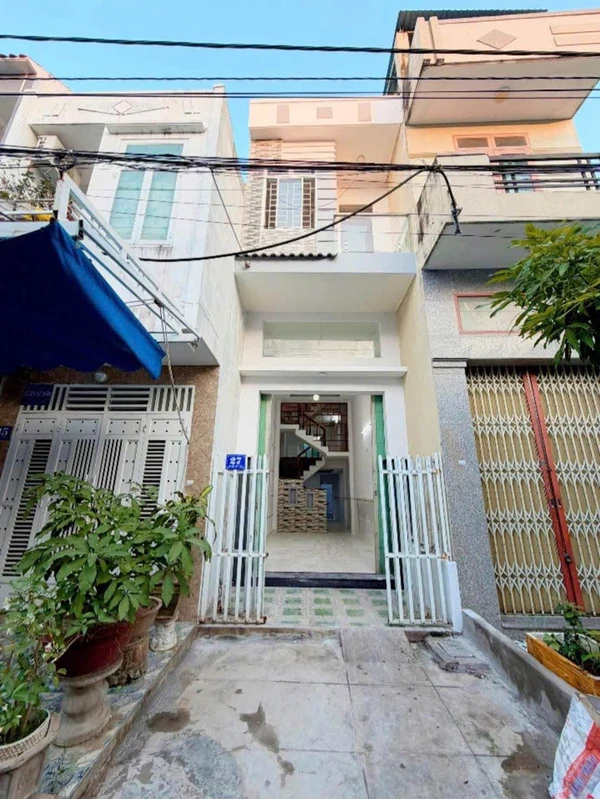 Bán nhà 2,5 tầng mặt tiền Nguyễn Hữu Tiến Quy Nhơn 45m2