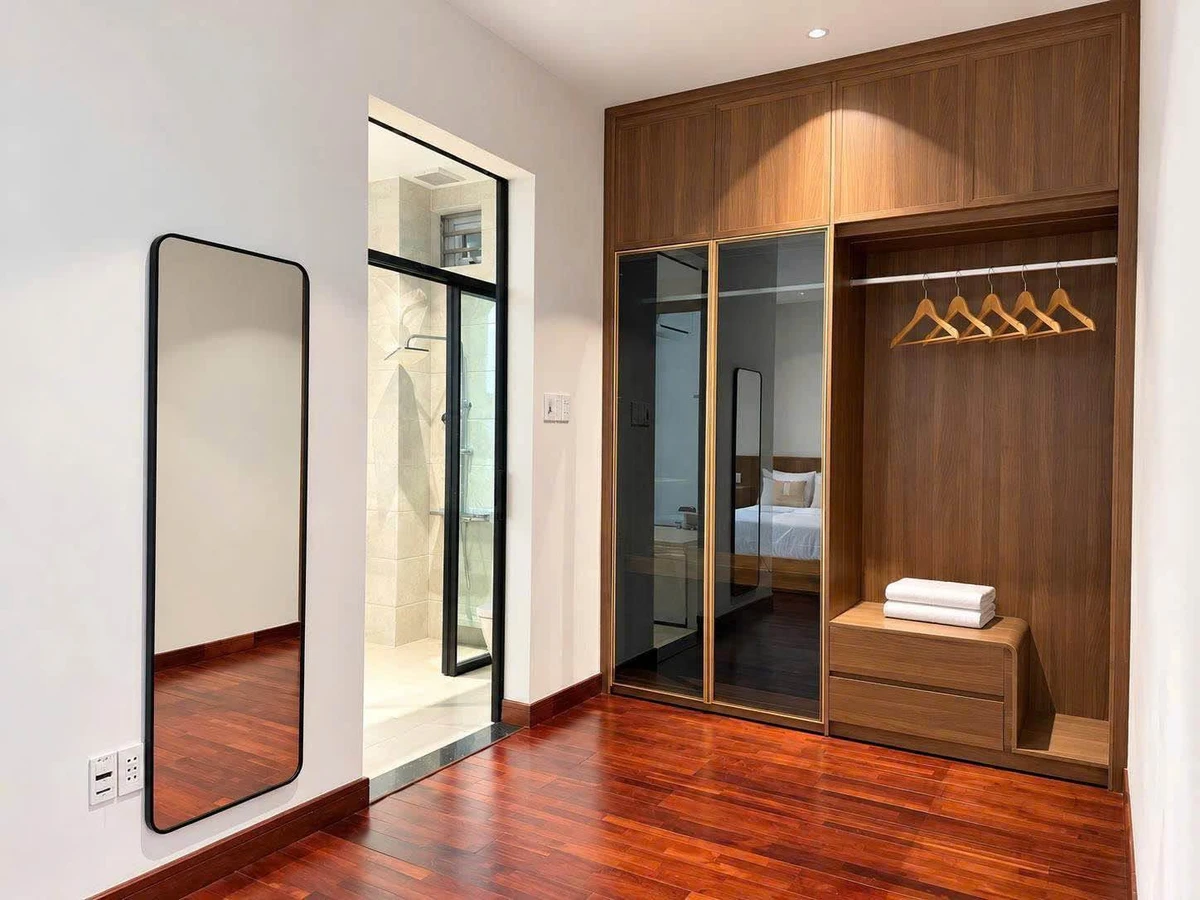 Cho thuê villa 3 tầng mặt tiền 105m2, 4PN, Hải Châu - Ảnh thu nhỏ 5
