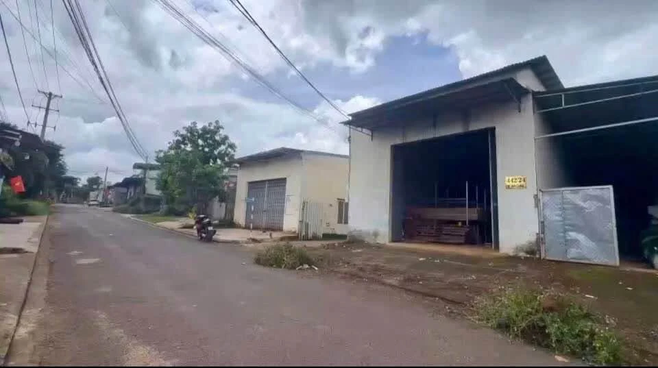 Bán nhà 2 mặt tiền đường Y Moan 250m², 5.5 tỷ - Ảnh thu nhỏ 2