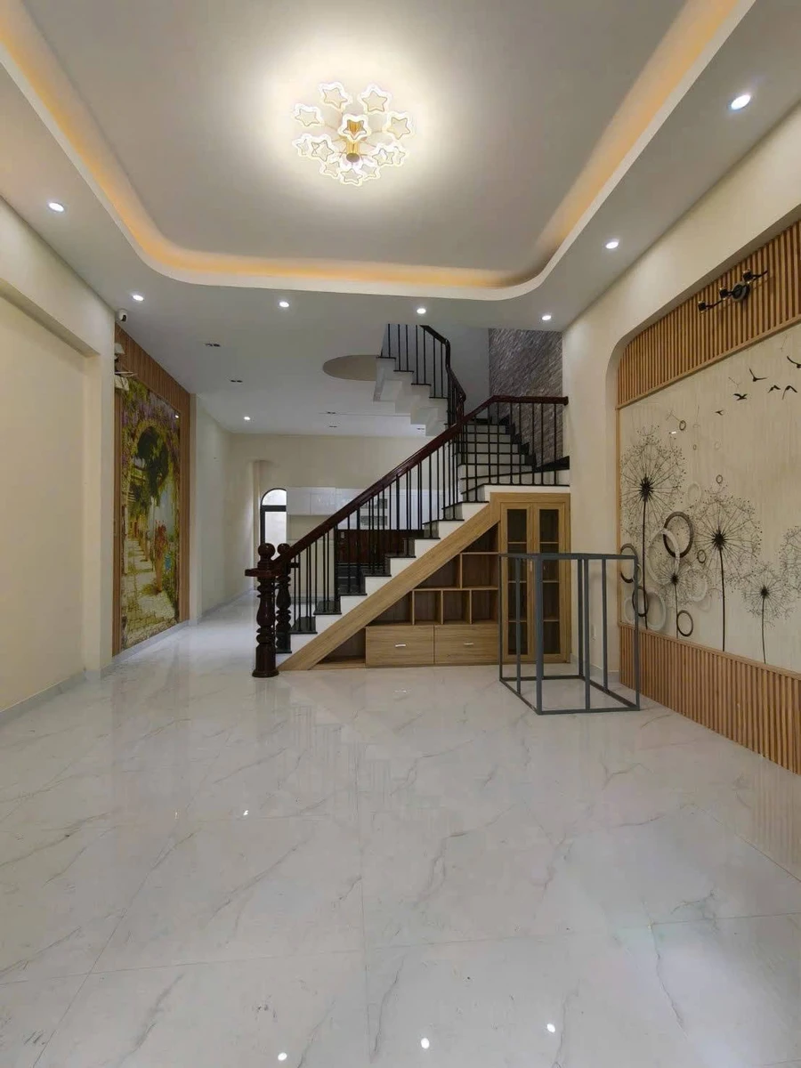 Bán nhà 1 trệt 1 lầu 5x20m, 3 phòng ngủ, KĐT Hoàng Phát, Bạc Liêu, giá 1,99 tỷ - Ảnh thu nhỏ 2