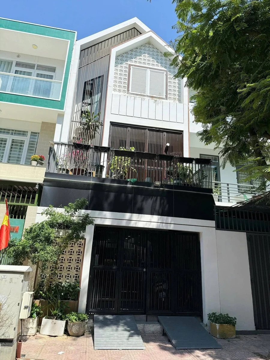 Bán nhà 4 phòng 238m² KĐT Hà Quang 1 Nha Trang - Ảnh 1