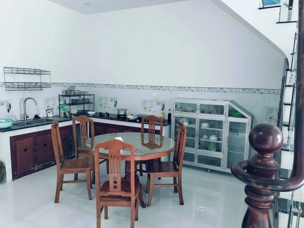 Bán nhà mặt tiền đường nhựa 100m2, 1 trệt 1 lầu 3PN gần Trường Lê Quý Đôn Phan Thiết - Ảnh thu nhỏ 3