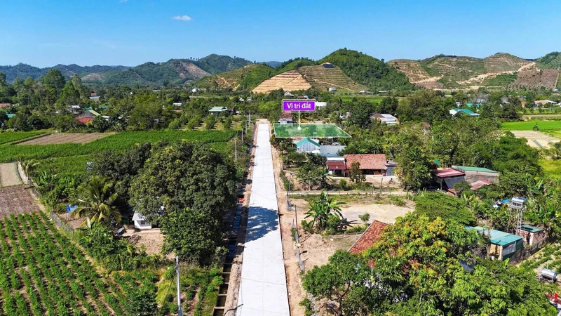 Bán nhà vườn 428m² đất ODT 2 mặt tiền tại Thị trấn Đạ Tẻh, giá 999 triệu