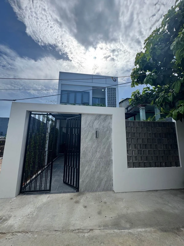 Bán nhà 2 tầng Cẩm Lệ, sân vườn, 120m², 4 phòng ngủ, 4.2 tỷ