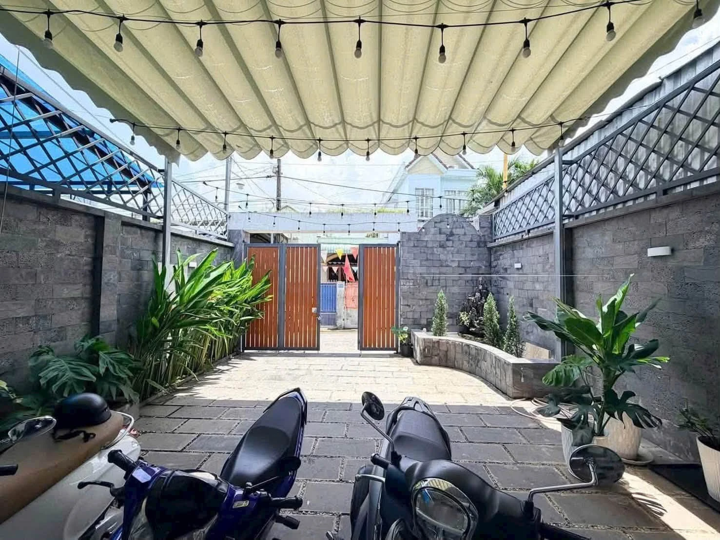 Bán nhà 3 phòng ngủ 182m² Long Bình, giá 3 tỷ 990 - Ảnh 1