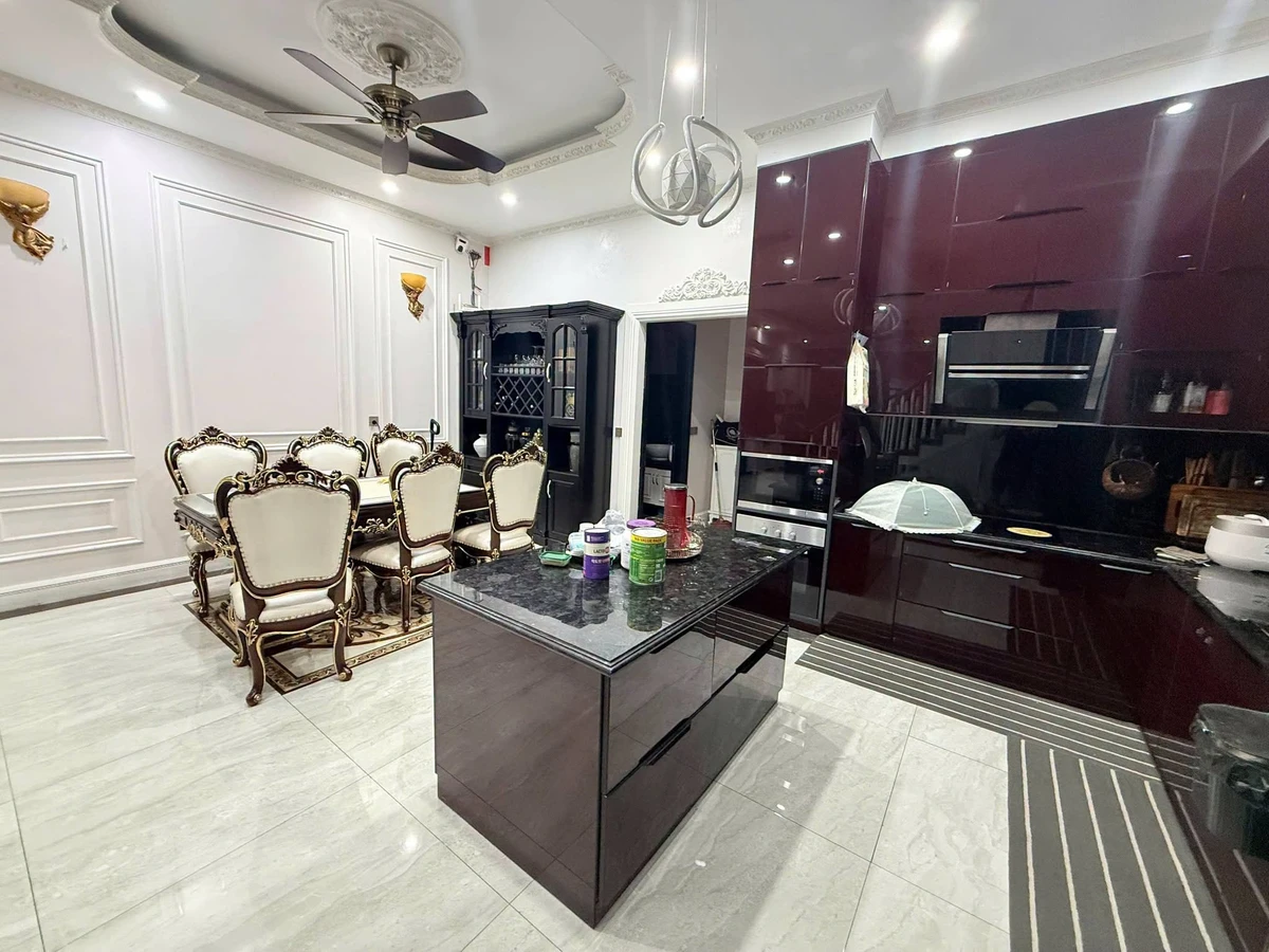 Nhà 4 tầng, 4PN, 150m2 phố Bích Đào, giá 8.99 tỷ - Ảnh thu nhỏ 3