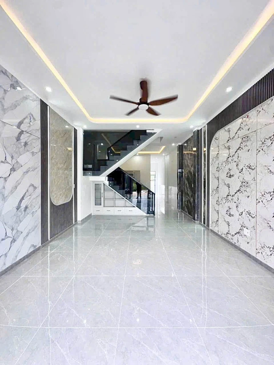 Bán nhà thiết kế độc lập 4PN 105m² Bình Dương 700 triệu - Ảnh thu nhỏ 2