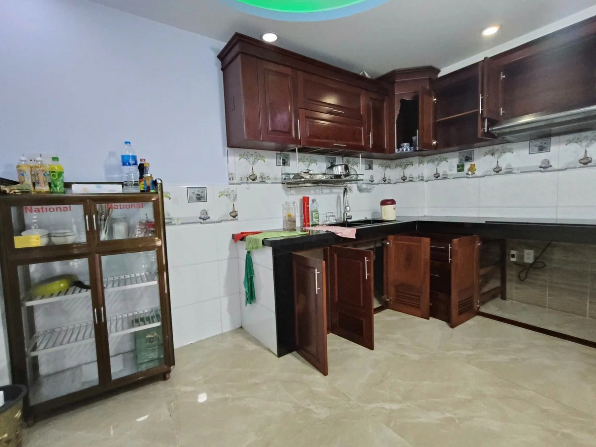 Cho thuê nhà 5 phòng ngủ 44m² đường Phan Huy Ích, Tân Bình - Ảnh thu nhỏ 2
