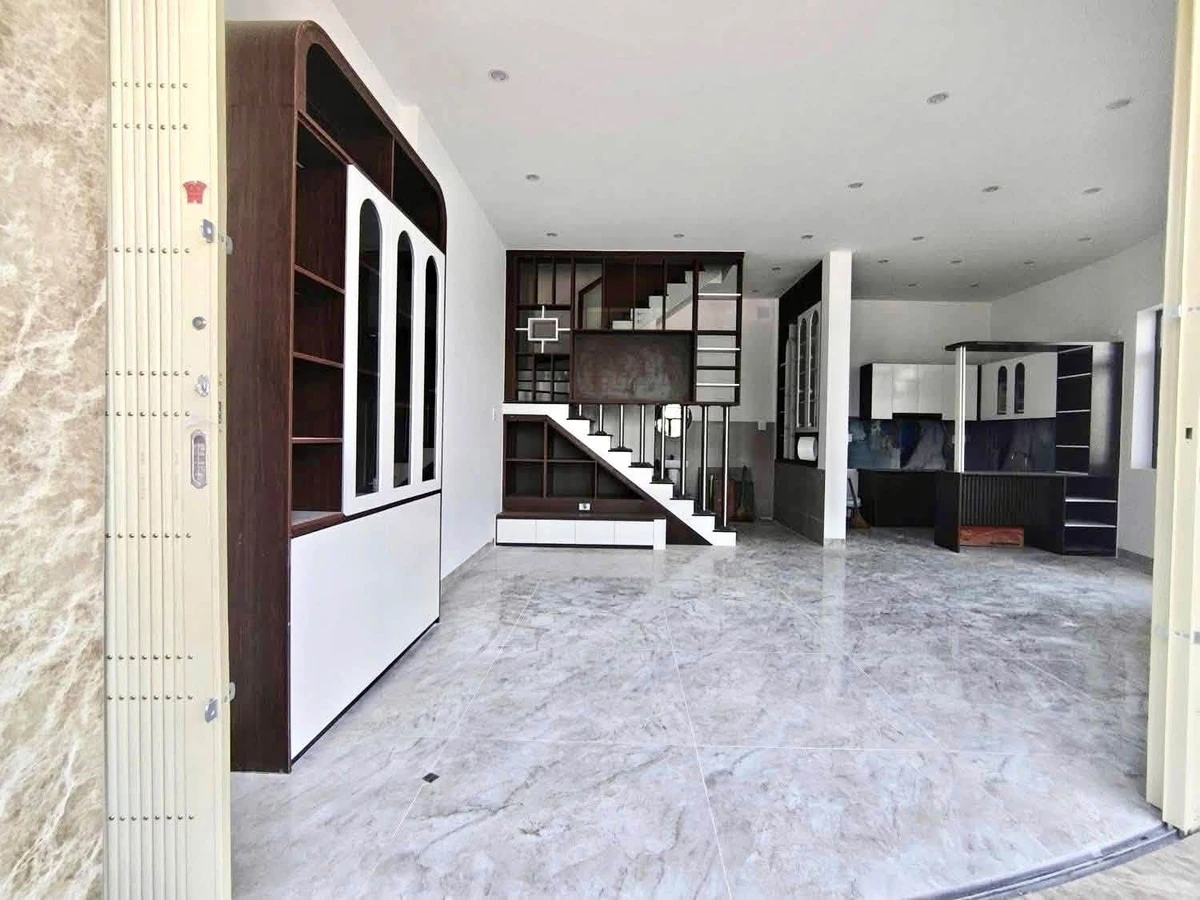 Bán nhà mặt tiền ôm góc 46,3m2 Quy Nhơn Đông gần 5 tỷ - Ảnh thu nhỏ 2