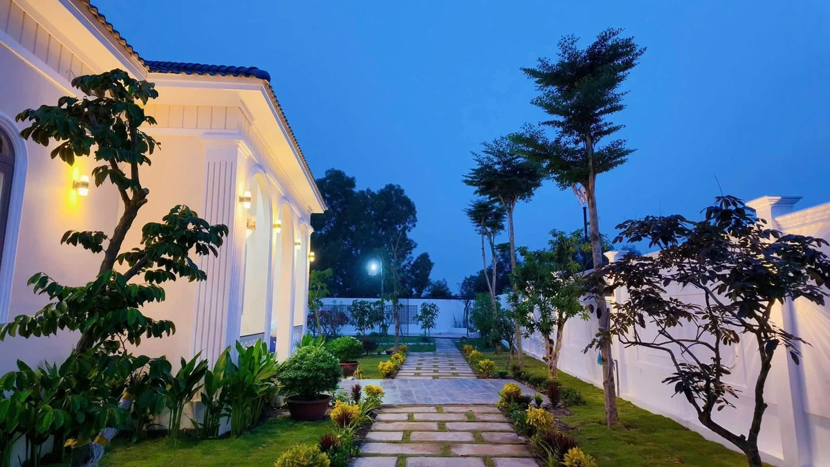 Biệt thự sân vườn 1.100m² mặt tiền view hồ Đức Hòa - Ảnh thu nhỏ 2
