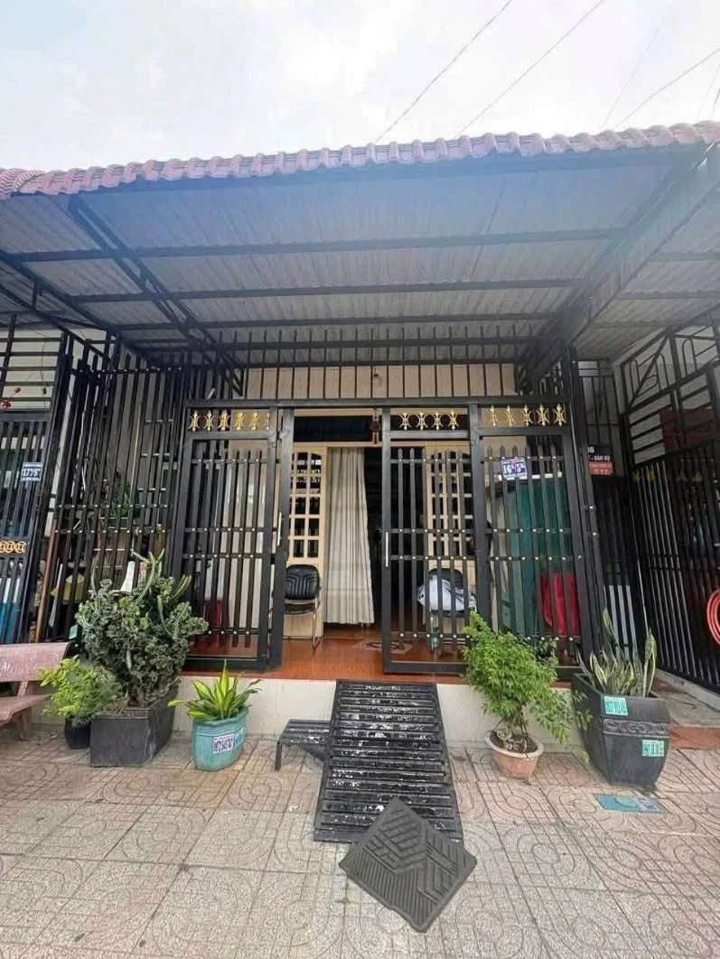 Bán nhà cấp 4 hai mặt tiền 108m² KDC Minh Tuấn, Bình Hòa, Thuận An, giá 4 tỷ - Ảnh 1