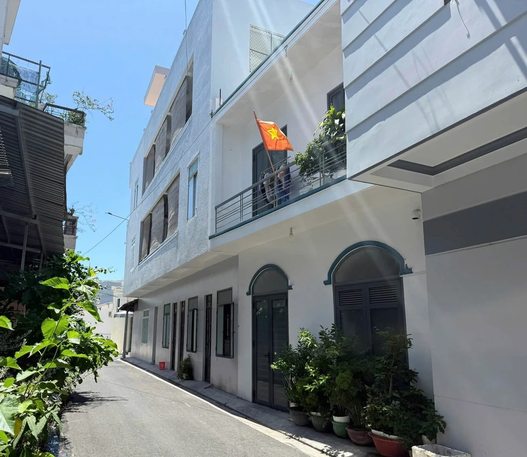 Bán nhà 2 tầng 30m2 hẻm đường Sư Vạn Hạnh, Bắc Nha Trang, giá 2,45 tỷ - Ảnh thu nhỏ 2