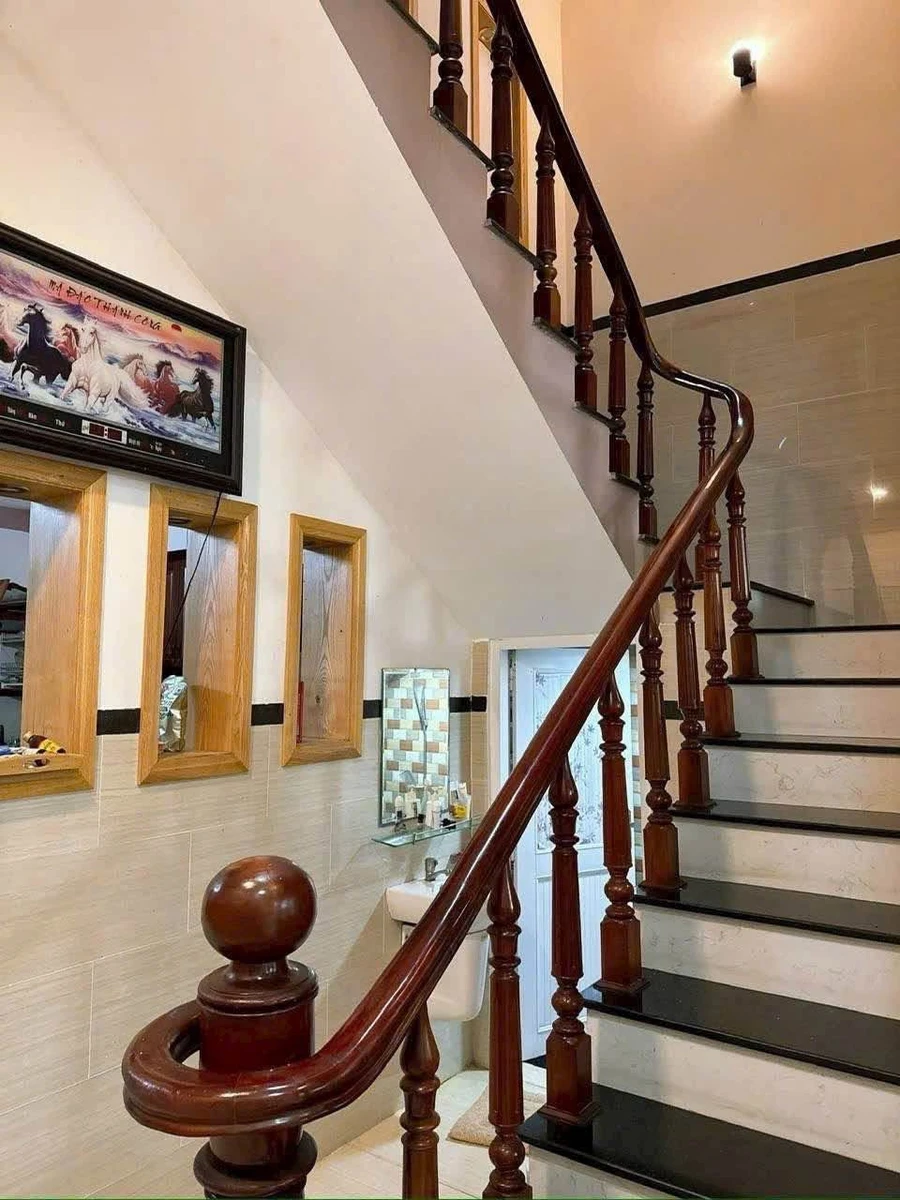 Bán nhà 1 trệt 2 lầu mặt tiền 90m2 Bà Rịa - Ảnh thu nhỏ 3