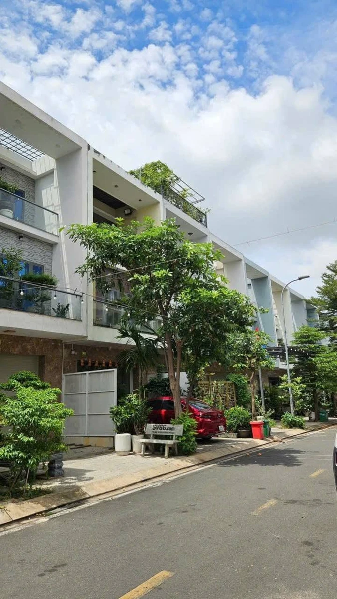 Bán nhà 1 trệt 2 lầu 4 phòng ngủ đường Nguyễn Bảo Đức, Tam Hiệp, Biên Hòa - Ảnh 1