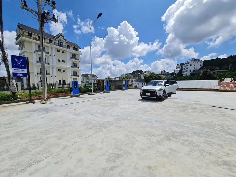 Bán đất mặt tiền Nam Hồ Đà Lạt 364,7m² sổ hồng - Ảnh 1