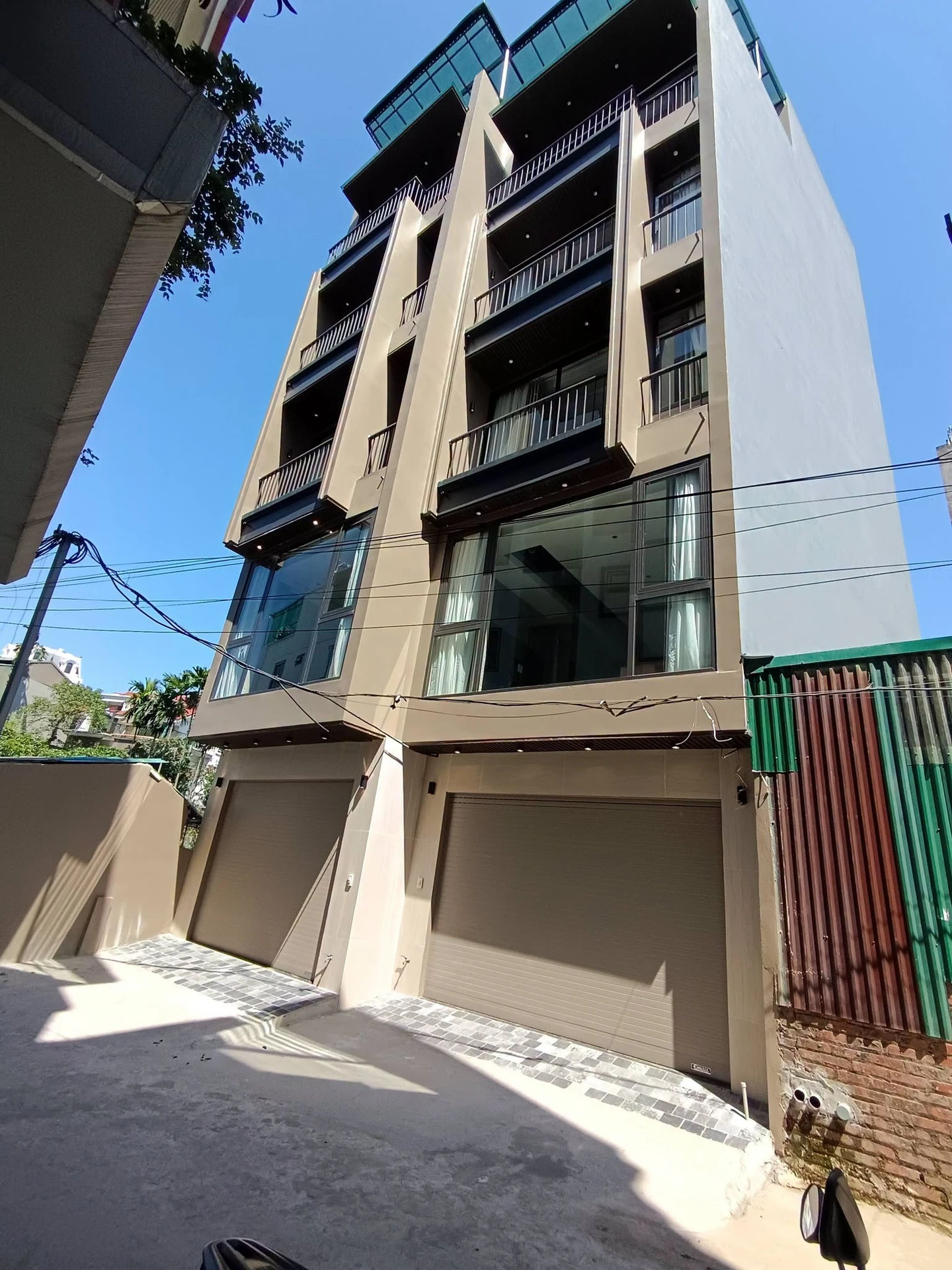 Bán nhà 6 tầng 50m2, 4PN, thang máy, 10 tỷ ở Hóc Môn - Ảnh 1
