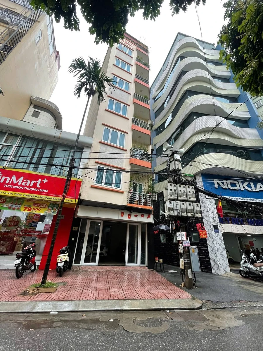Cho thuê nhà 7 tầng có thang máy, 60m² mỗi sàn, ngõ 221 Tôn Đức Thắng, giá 59 triệu/tháng - Ảnh 1